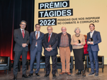 Prémio Tágides, dezembro de 2022 - o presidente da All4Integrity com os premiados